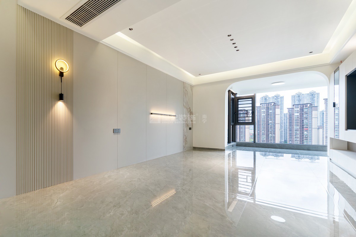 建發央璽129平現代奶油風客廳裝修實景